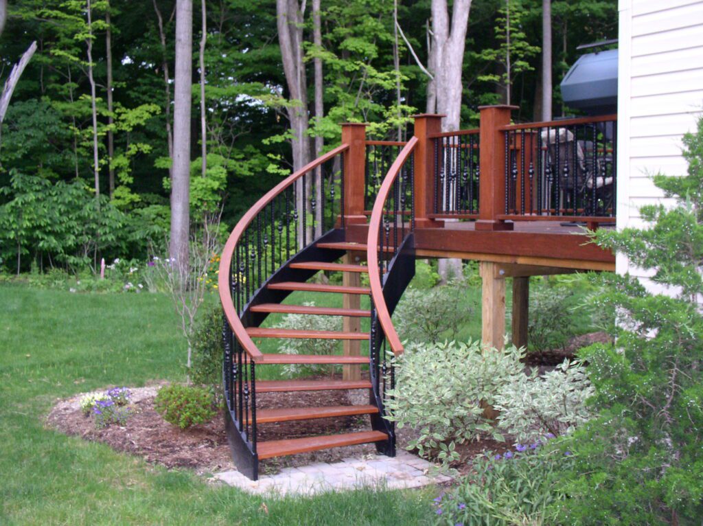 Curve Stair with Wood Accents 