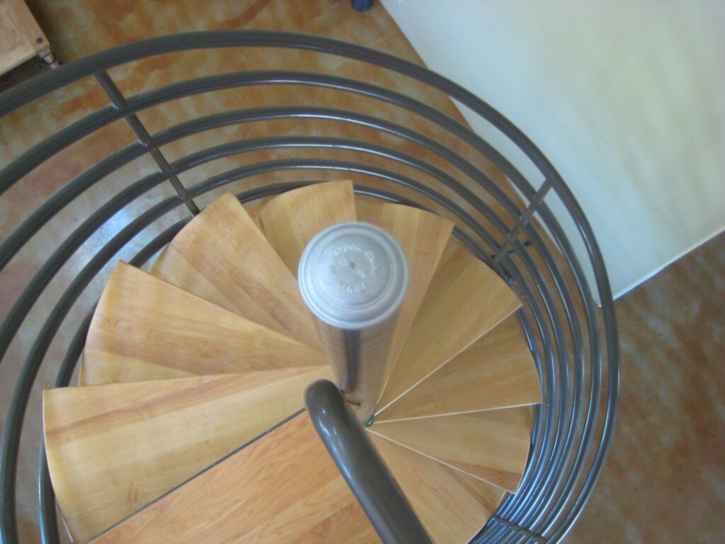 6 Line Deco Spiral Stair With Wood Treads and Platform